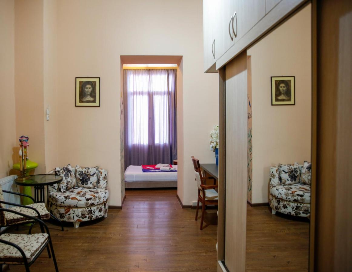 Apartment On Chubinashvili 30 第比利斯 外观 照片